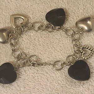 SILVER TONE & BLACK HEART CHARM BRACELET 7.5" LOBSTER CLAW CLASP Costume Jewelry